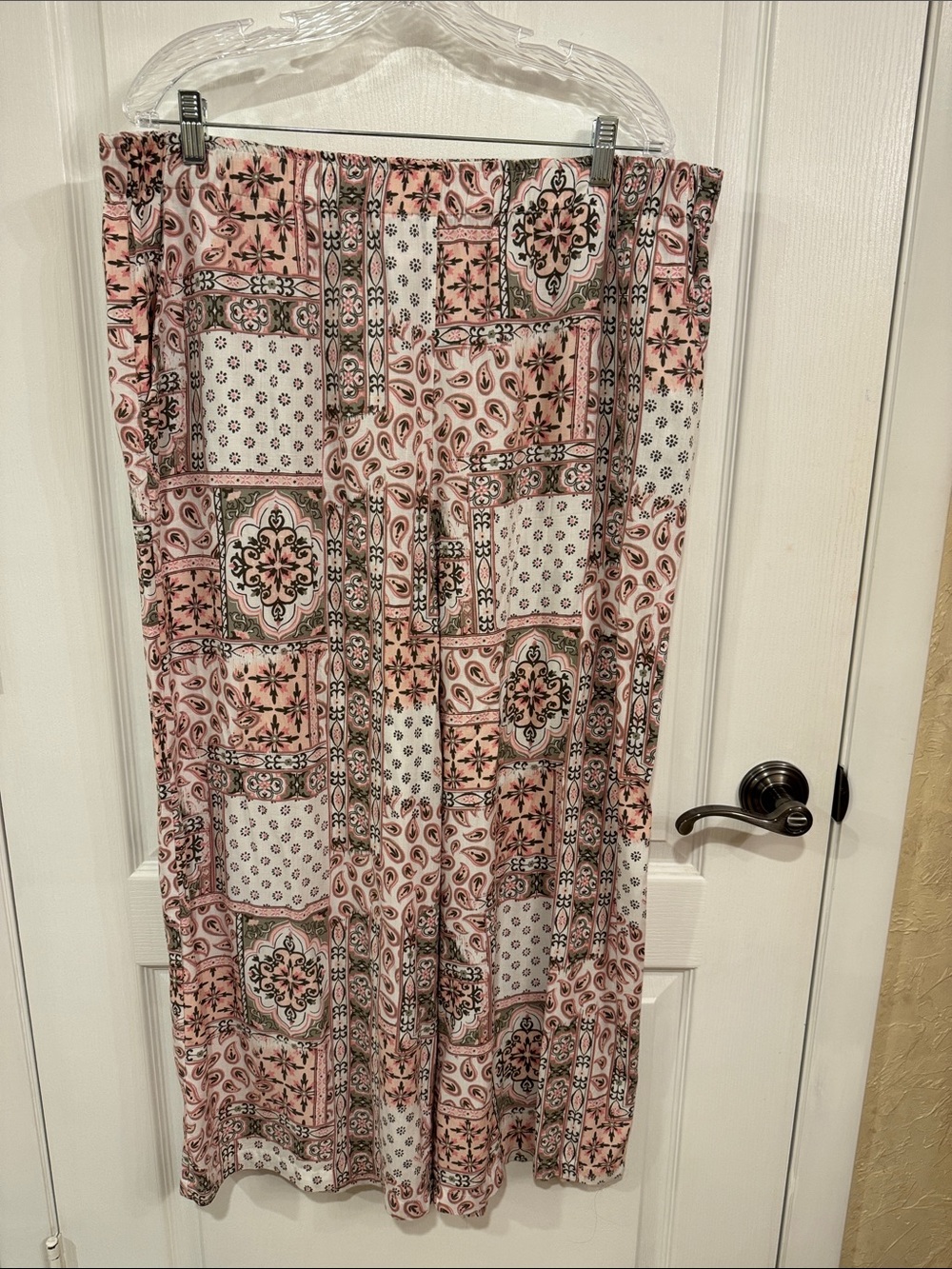 Wide-Leg Pull-On Pants in Pink Patchwork Print